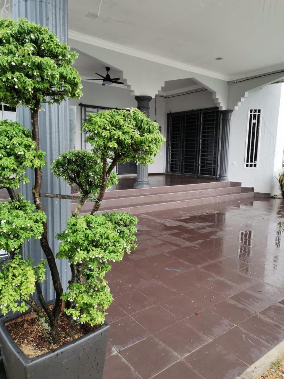 Ary&Zz Homestay For Islam Guests Tanjung Karang ภายนอก รูปภาพ